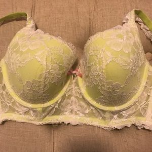 Victoria’s Secret Body by Victoria Bra